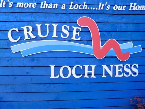 Top-Sehenswürdigkeit in Schottland ist Loch Ness. Ein Tagesausflug mit RIB-Drive ist ein Muss für alle Abenteurer. High Speed & Nessi Geschichte inklusive.