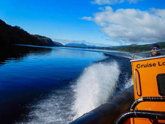Top-Sehenswürdigkeit in Schottland ist Loch Ness. Ein Tagesausflug mit  RIB-Drive ist ein Muss für alle Abenteurer. High Speed & Nessi Geschichte inklusive.